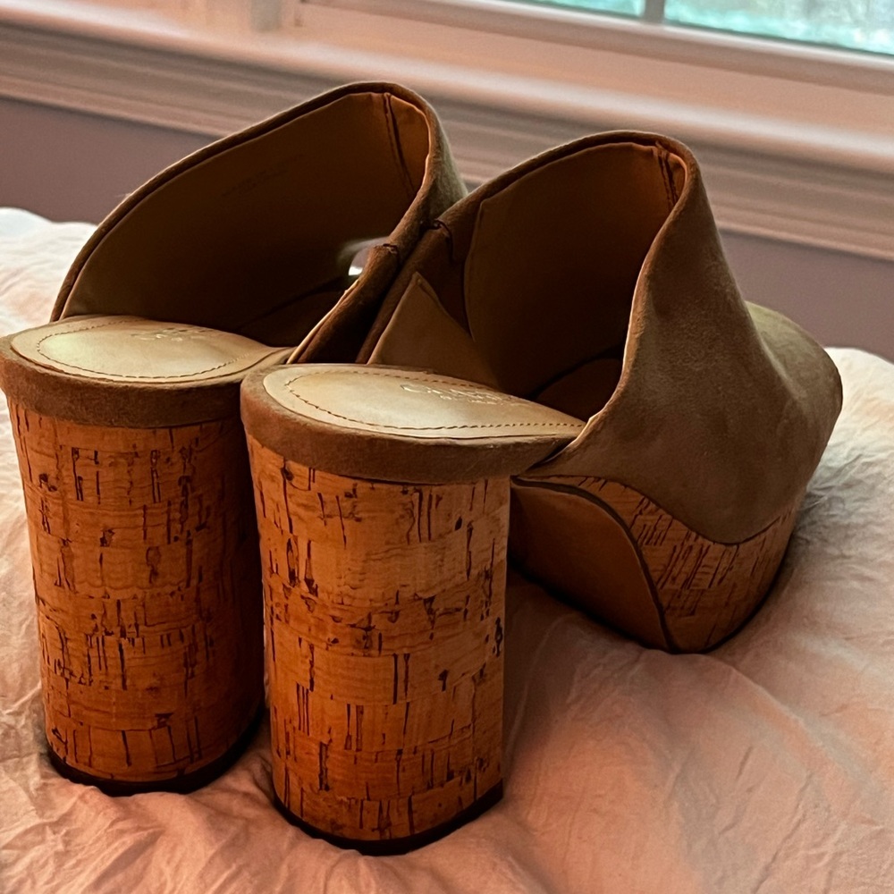 Suede clogs!